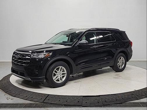 Agate Black Metallic 2026 Ford Explorer Active