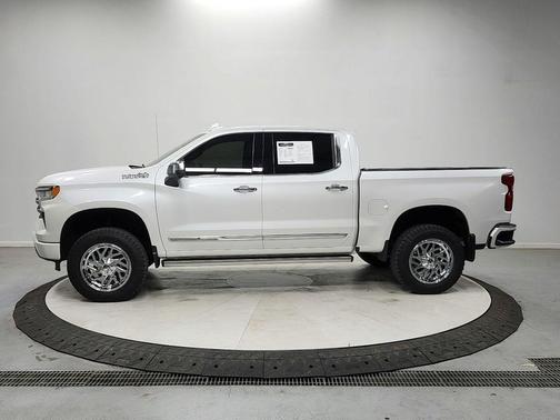 Pearl 2022 Chevrolet Silverado 1500 High Country