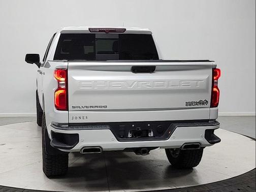 Pearl 2022 Chevrolet Silverado 1500 High Country