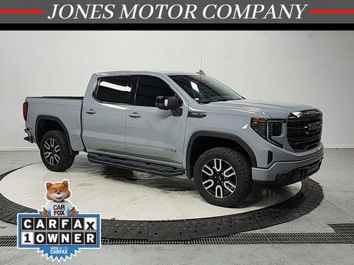 Thunderstorm Gray 2024 GMC Sierra 1500 AT4