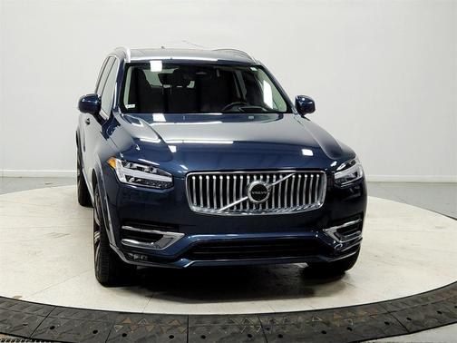 2024 Volvo XC90 B6 Ultimate Bright Theme 7-Seater
