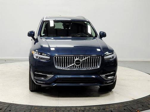 2024 Volvo XC90 B6 Ultimate Bright Theme 7-Seater