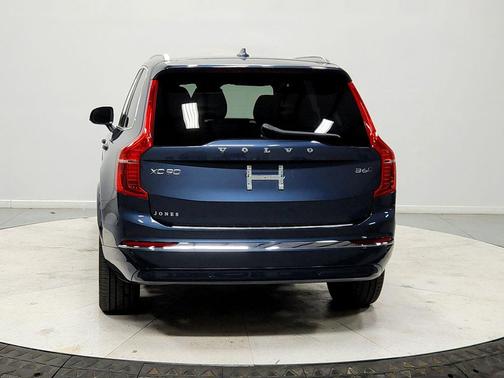2024 Volvo XC90 B6 Ultimate Bright Theme 7-Seater