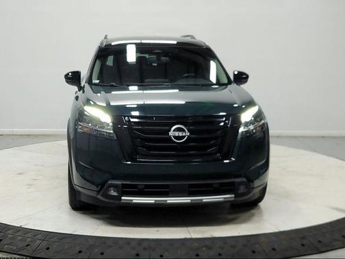 Obsidian Green Pearl/Super Black 2022 Nissan Pathfinder SL 2WD