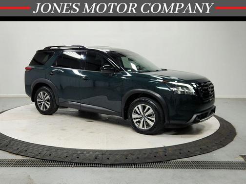 Obsidian Green Pearl/Super Black 2022 Nissan Pathfinder SL 2WD