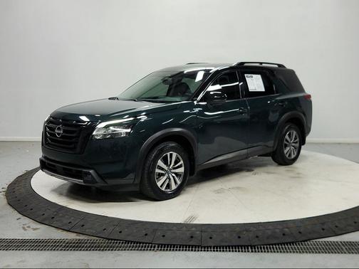 Obsidian Green Pearl/Super Black 2022 Nissan Pathfinder SL 2WD