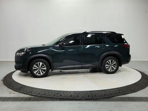 Obsidian Green Pearl/Super Black 2022 Nissan Pathfinder SL 2WD