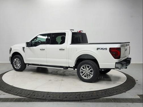STAR WHITE METALLIC TRICOAT 2026 Ford F-150 Lariat