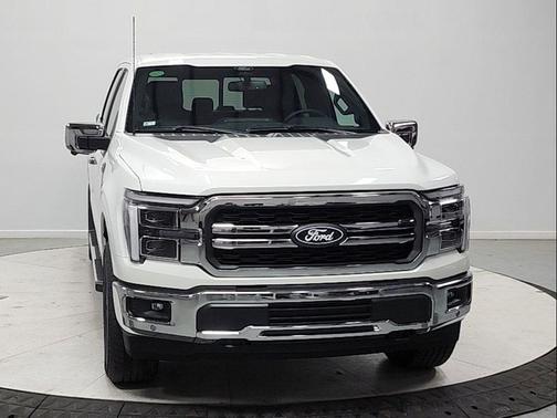 STAR WHITE METALLIC TRICOAT 2026 Ford F-150 Lariat