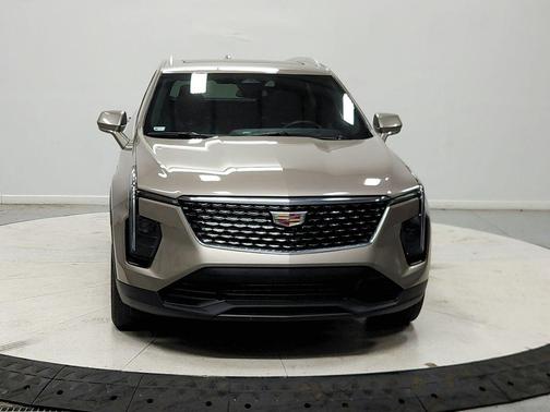 Latte Metallic 2024 Cadillac XT4 Luxury