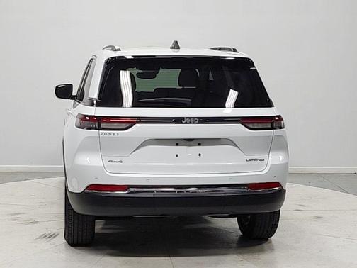 Bright White Clearcoat 2023 Jeep Grand Cherokee Limited