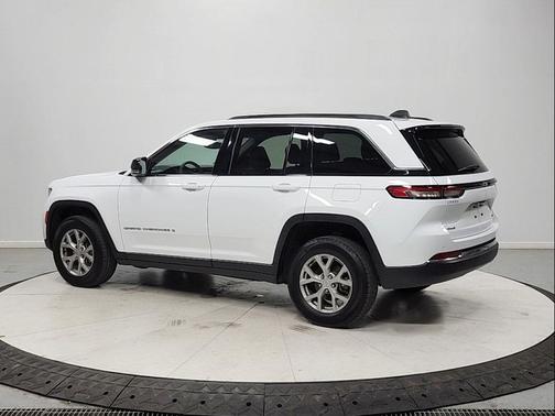 Bright White Clearcoat 2023 Jeep Grand Cherokee Limited
