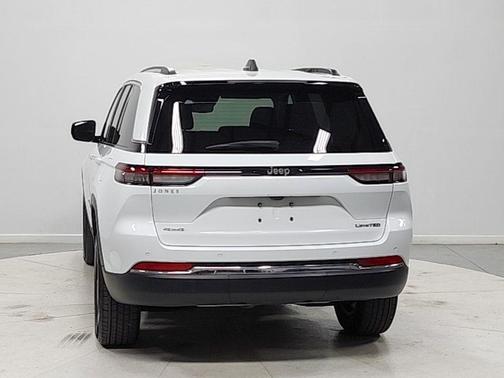 Bright White Clearcoat 2023 Jeep Grand Cherokee Limited