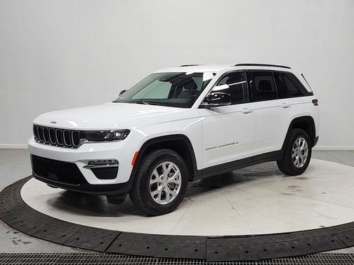 Bright White Clearcoat 2023 Jeep Grand Cherokee Limited