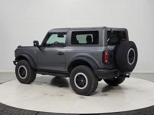 CARBONIZED GRAY METALLIC 2024 Ford Bronco Badlands
