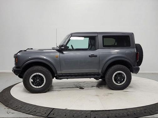 CARBONIZED GRAY METALLIC 2024 Ford Bronco Badlands