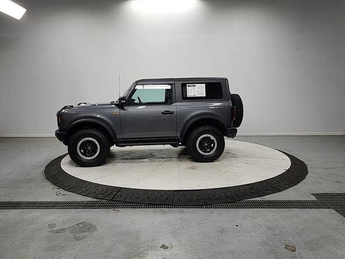 CARBONIZED GRAY METALLIC 2024 Ford Bronco Badlands