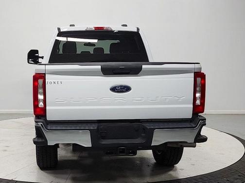 OXFORD WHITE 2023 Ford F-250 XL