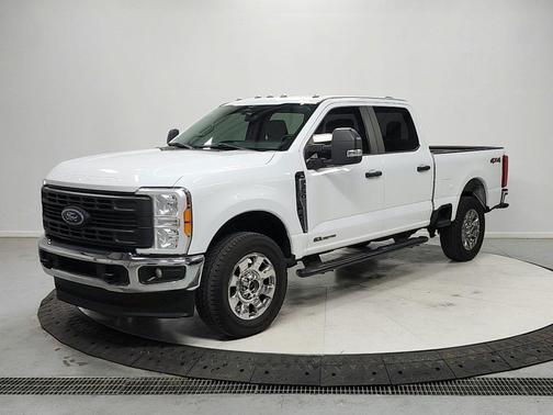 OXFORD WHITE 2023 Ford F-250 XL