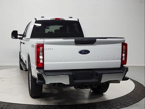 OXFORD WHITE 2023 Ford F-250 XL