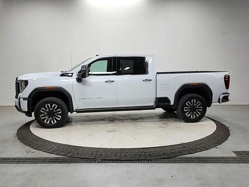Glacier White Tricoat 2026 GMC Sierra 2500 Denali Ultimate