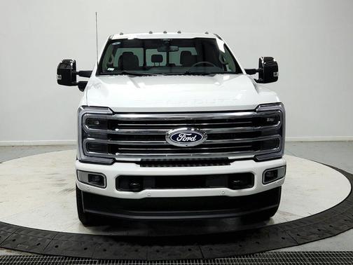 Star White Metallic Tri-Coat 2027 Ford F-250 Platinum