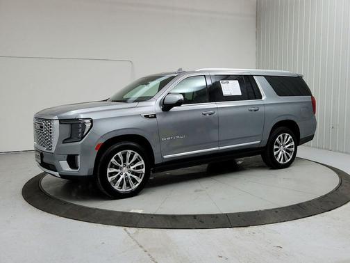 Sterling Metallic 2023 GMC Yukon XL Denali