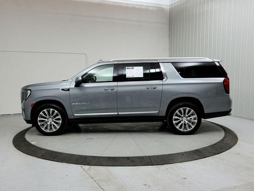 Sterling Metallic 2023 GMC Yukon XL Denali