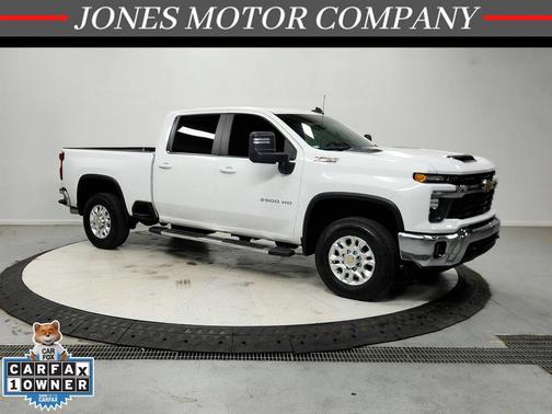 Summit White 2025 Chevrolet Silverado 2500 LT