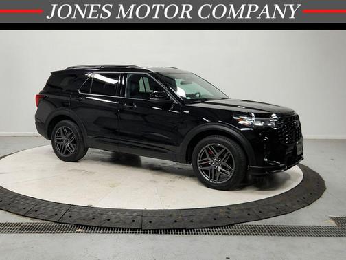 Agate Black Metallic 2025 Ford Explorer ST-Line
