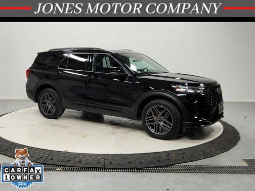 Agate Black Metallic 2025 Ford Explorer ST-Line