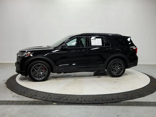 Agate Black Metallic 2025 Ford Explorer ST-Line