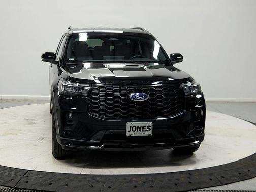 Agate Black Metallic 2025 Ford Explorer ST-Line