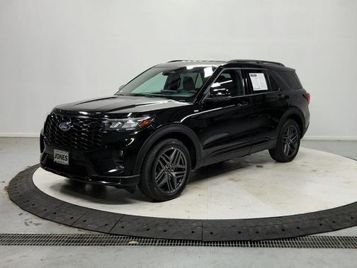Agate Black Metallic 2025 Ford Explorer ST-Line