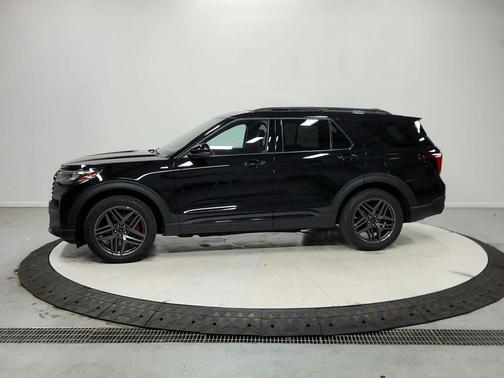 Agate Black Metallic 2025 Ford Explorer ST-Line