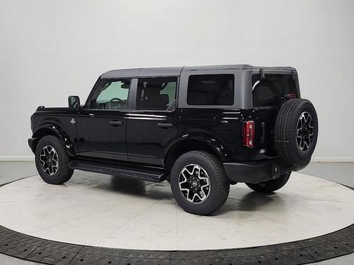 SHADOW BLACK 2026 Ford Bronco Outer Banks