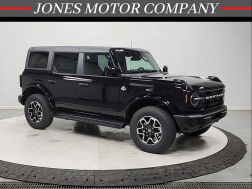 SHADOW BLACK 2026 Ford Bronco Outer Banks