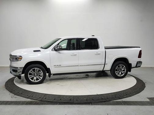Ivory White Tri-Coat Pearlcoat 2024 RAM 1500 Limited