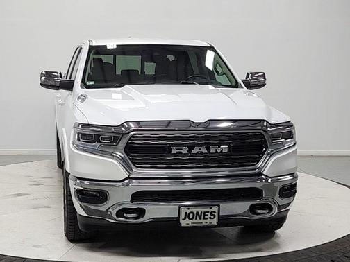 Ivory White Tri-Coat Pearlcoat 2024 RAM 1500 Limited