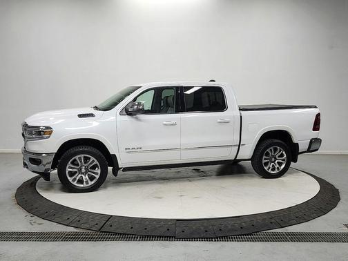 Ivory White Tri-Coat Pearlcoat 2024 RAM 1500 Limited