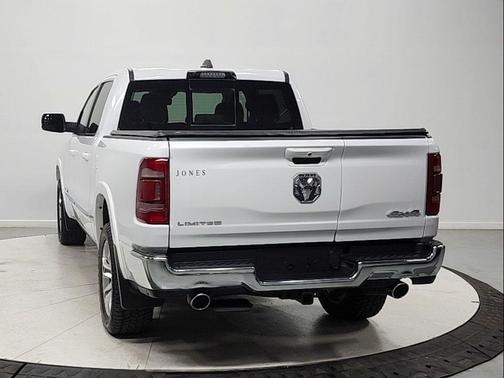 Ivory White Tri-Coat Pearlcoat 2024 RAM 1500 Limited
