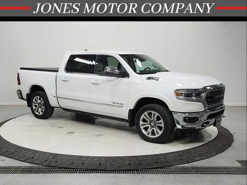 Ivory White Tri-Coat Pearlcoat 2024 RAM 1500 Limited