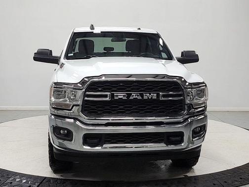 Bright White Clearcoat 2022 RAM 2500 Tradesman Crew Cab 4x4 6'4' Box
