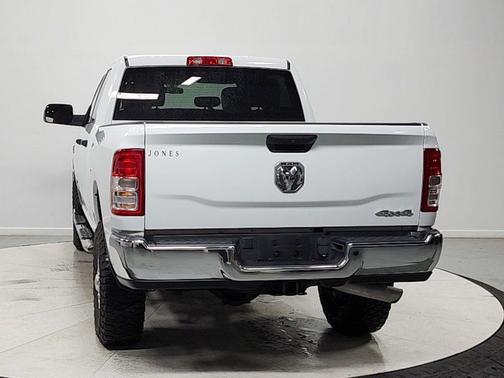 Bright White Clearcoat 2022 RAM 2500 Tradesman Crew Cab 4x4 6'4' Box