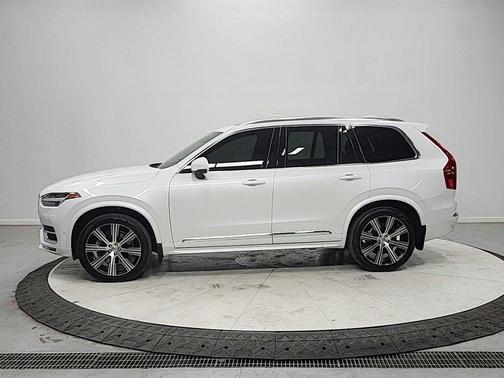 Crystal White Metallic 2024 Volvo XC90 B5 Plus Bright Theme