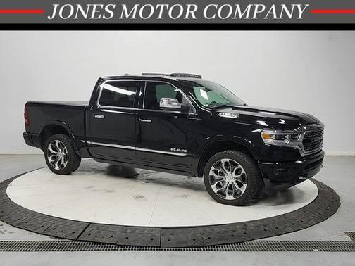 Diamond Black Crystal Pearlcoat 2020 RAM 1500 Limited