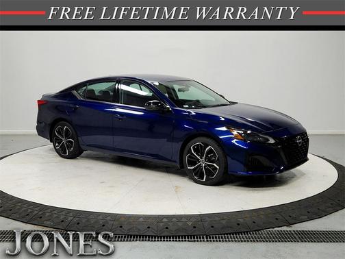 2023 Nissan Altima SR FWD