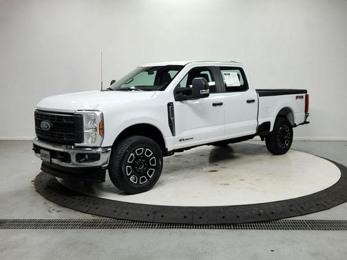 Oxford White 2024 Ford F-250 XL