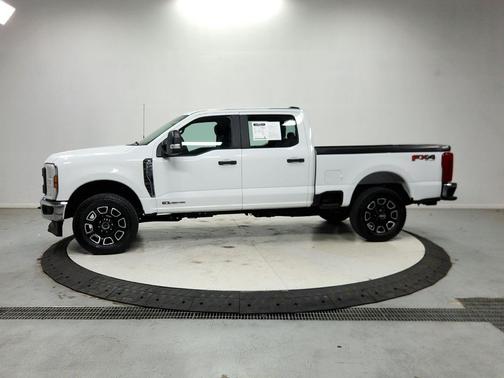 Oxford White 2024 Ford F-250 XL
