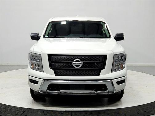 2022 Nissan Titan SV